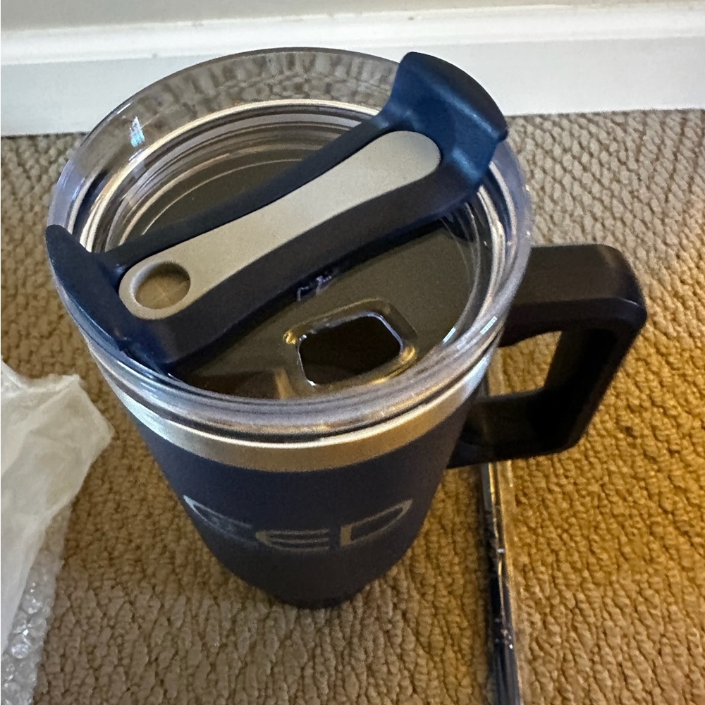 Double Wall Vacuum Stainless Steel Travel Mug - Picture 4 of 5